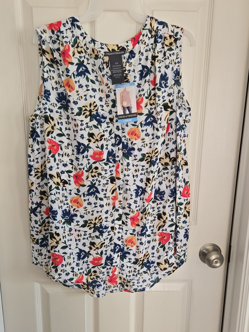 Chelsea & Theodore White Floral Sleeveless Camisole with Navy & Coral Accents
